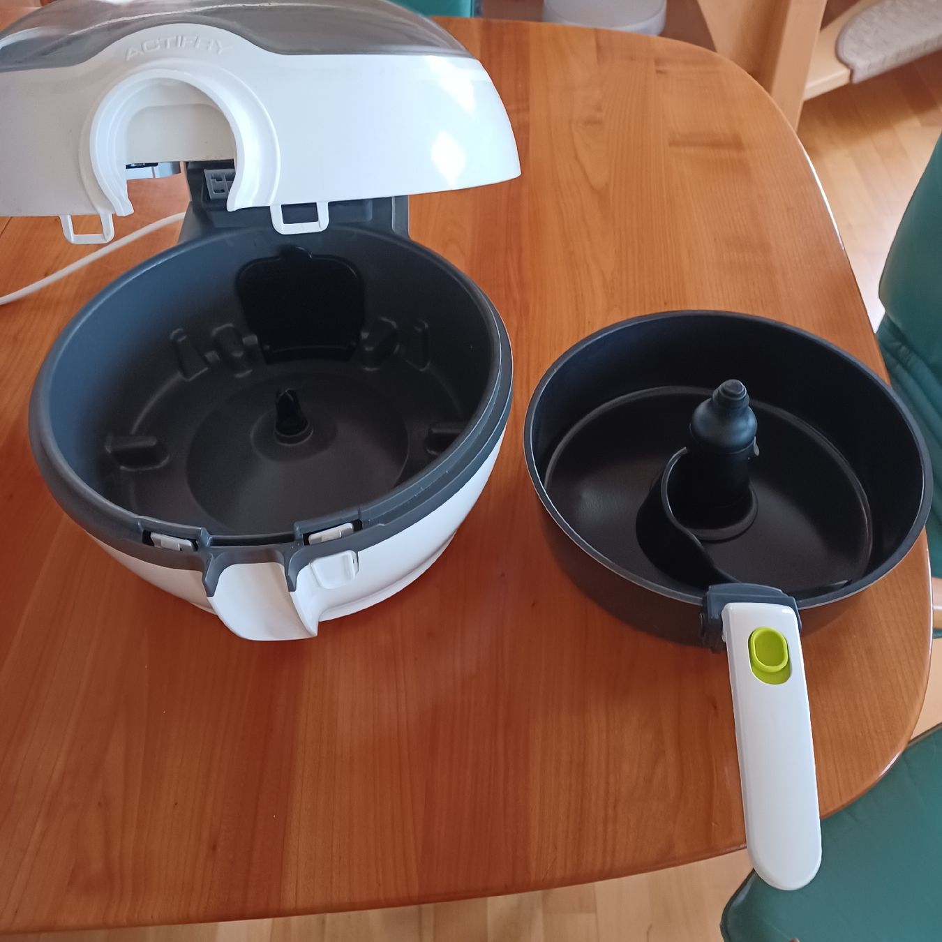 Tefal Elettrodomestici da cucina: Heissluftfriteuse Tefal, Actifry express – Usato da Waldkirch venduto da Fantasia-101 6
