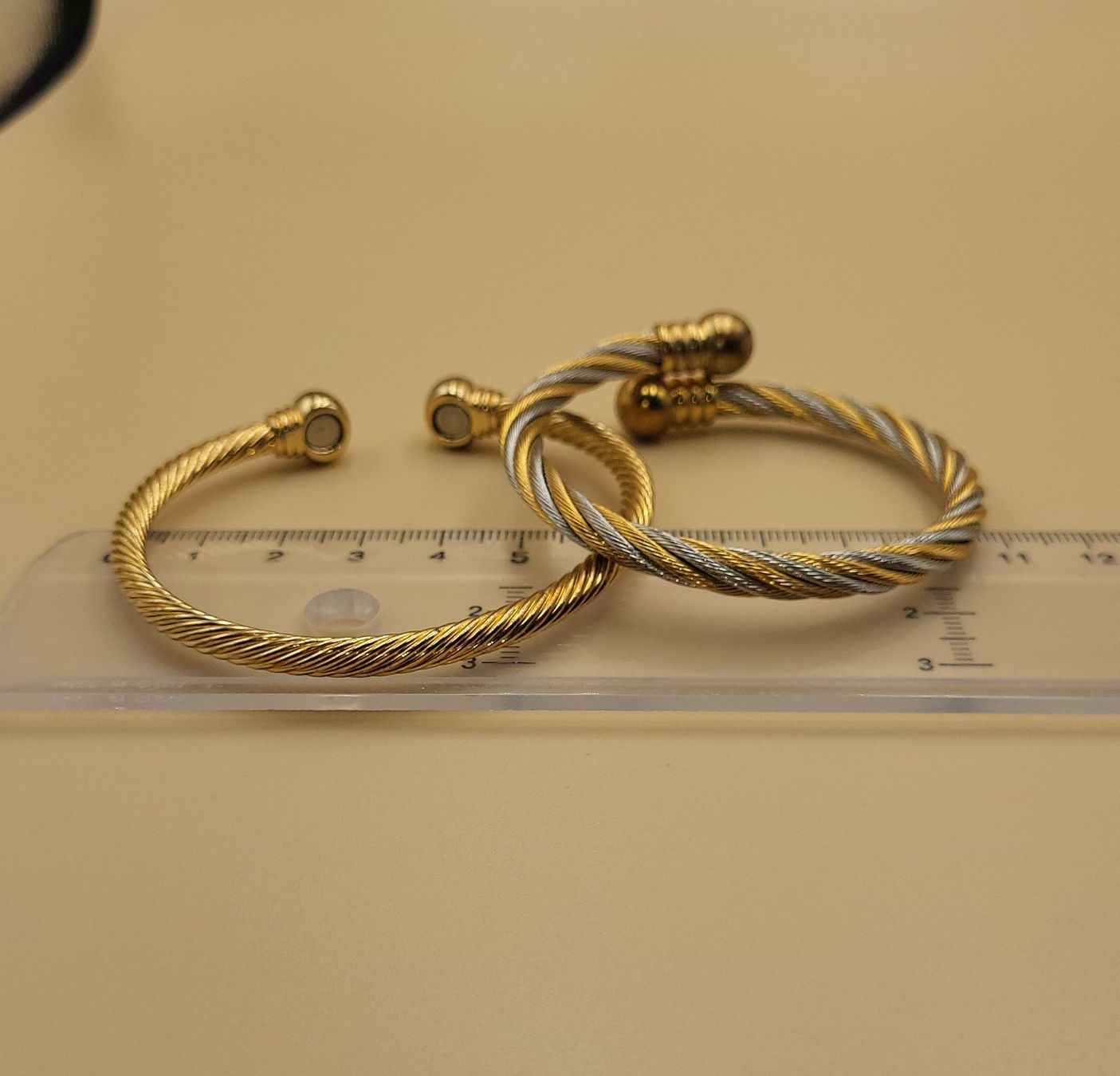 Bracciali & Braccialetti: Goldige Magnet Armreifen – Usato da Wald ZH venduto da SwissPawnshop 2