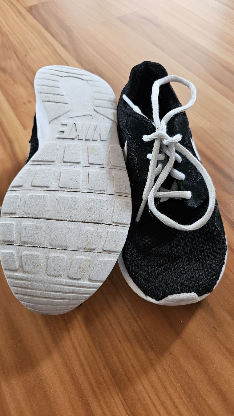 Nike Scarpe per ragazze: Nike Turnschuh Gr. 36 – Usato da Gossau SG venduto da lexa7219 2