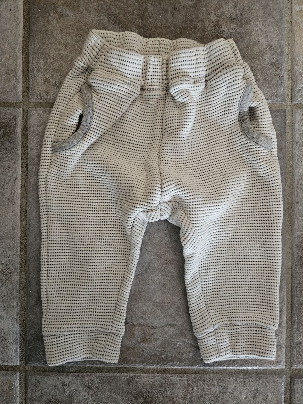 H&M Lotti & Set di vestiti: Traineranzug Gr. 74 – Usato da Worb venduto da jun_fj8w 3
