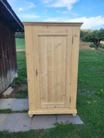 Wunderschöner antiker Schrank/Bauernschrank restauriert