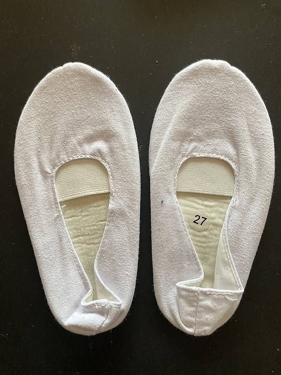 Chaussures garçon: Turn Schlärpli, Gr 27 – D'occasion à Zürich par aqualina77