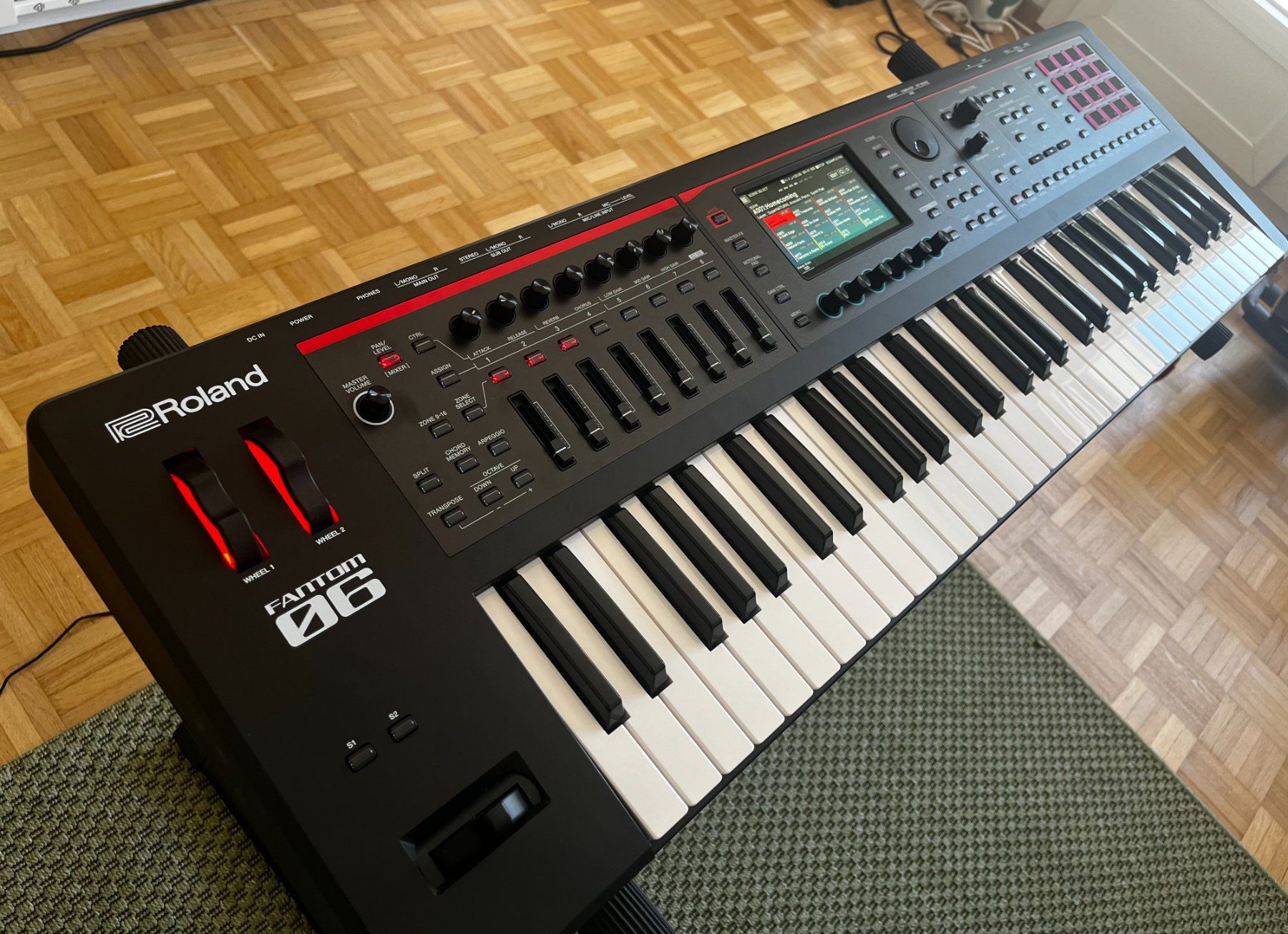 Roland Strumenti musicali: Roland Fantom 06 – Usato da Zürich venduto da rav_ww6g 2