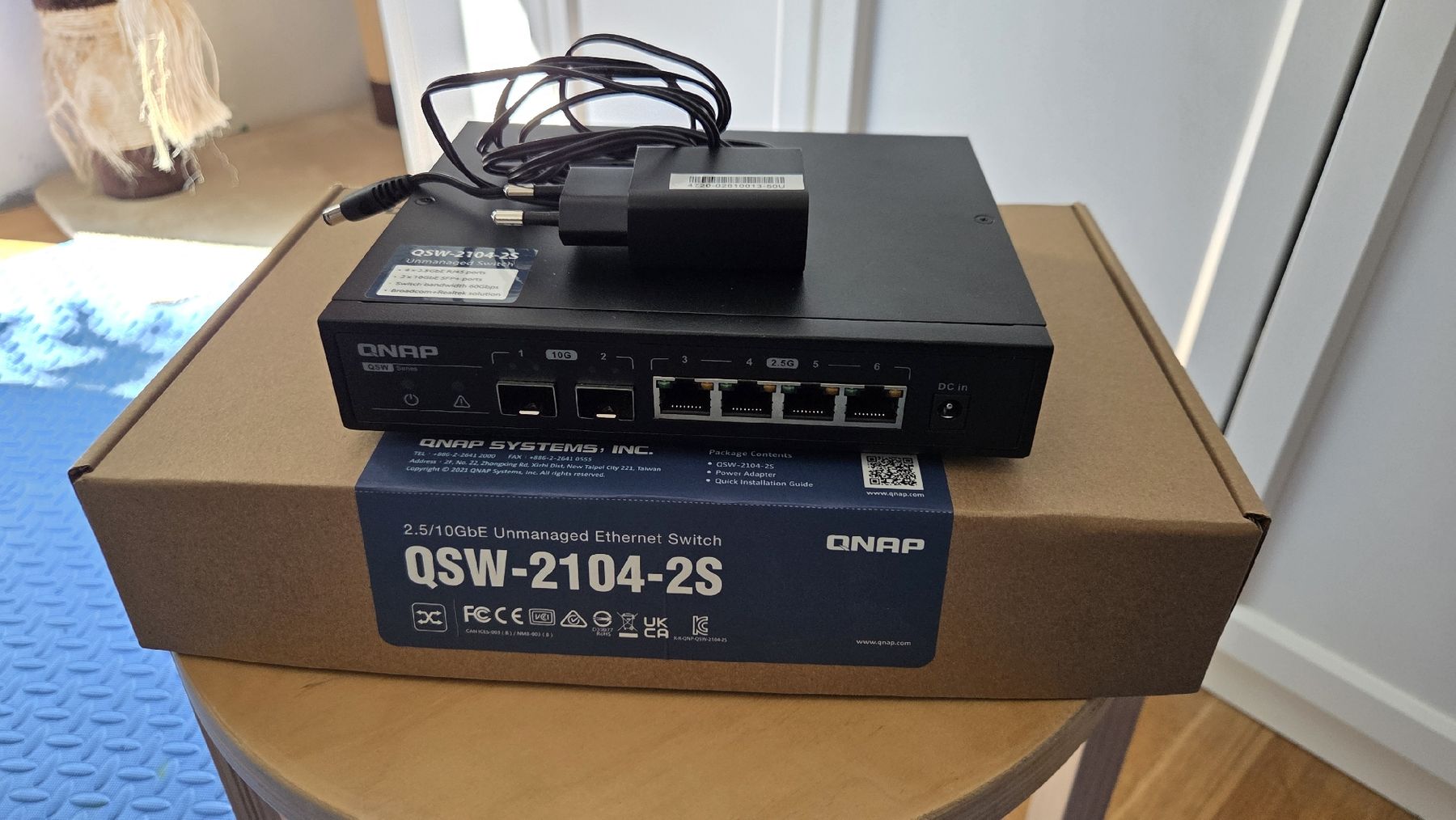 Qnap Hub & Switch: Netzwerk Switch 2x 10GbE & 4x 2.5GbE – Nuovo (secondo la descrizione) da Arlesheim venduto da Toymachine01 1
