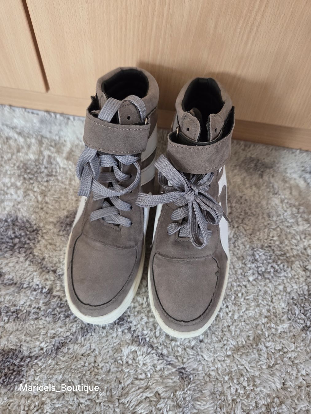 Scarpe da donna: Schuhe mit verstecktem Keilabsatz, Größe 35 – Usato da Winterthur venduto da Maricels_Boutique
