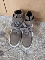 Schuhe mit verstecktem Keilabsatz, Größe 35