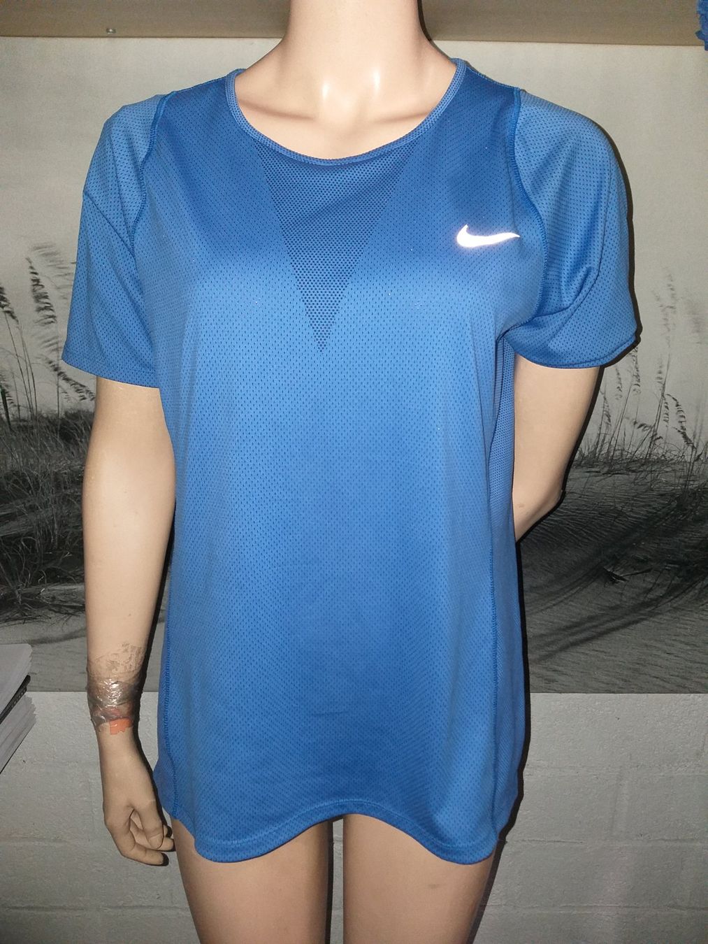 Nike T-shirt: Shirt NIKE    Taille / Grosse L – Usato da Cossonay-ville venduto da Super-Price-Quality