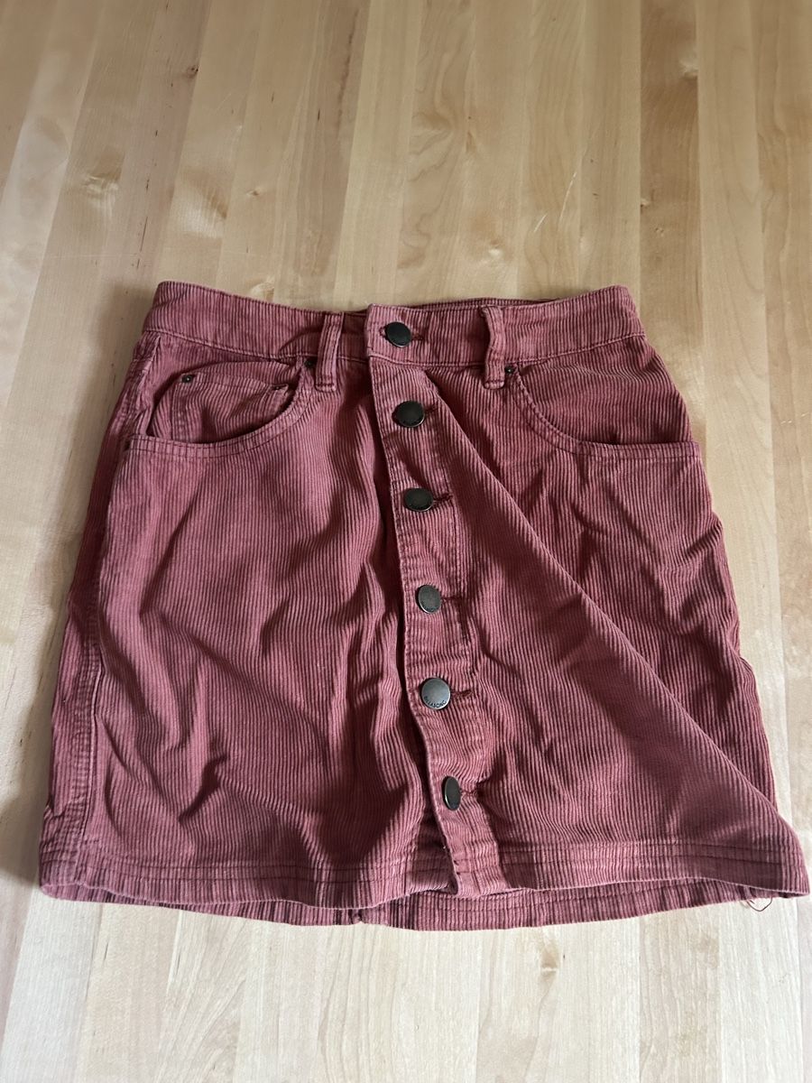 Gonne: Jupe bordeaux, taille S – Usato da St-Prex venduto da mar_f6t6