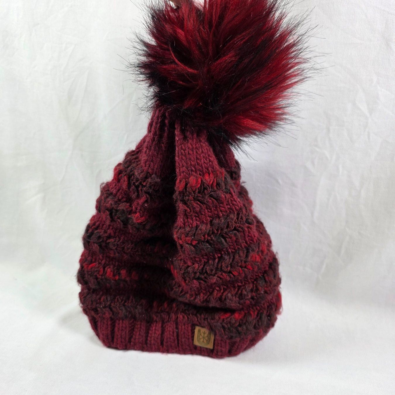Copricapi, berretti & cappellini: Warme, gestrickte Wintermütze mit Bommel, Weinrot – Usato da Wald ZH venduto da Martin79 6