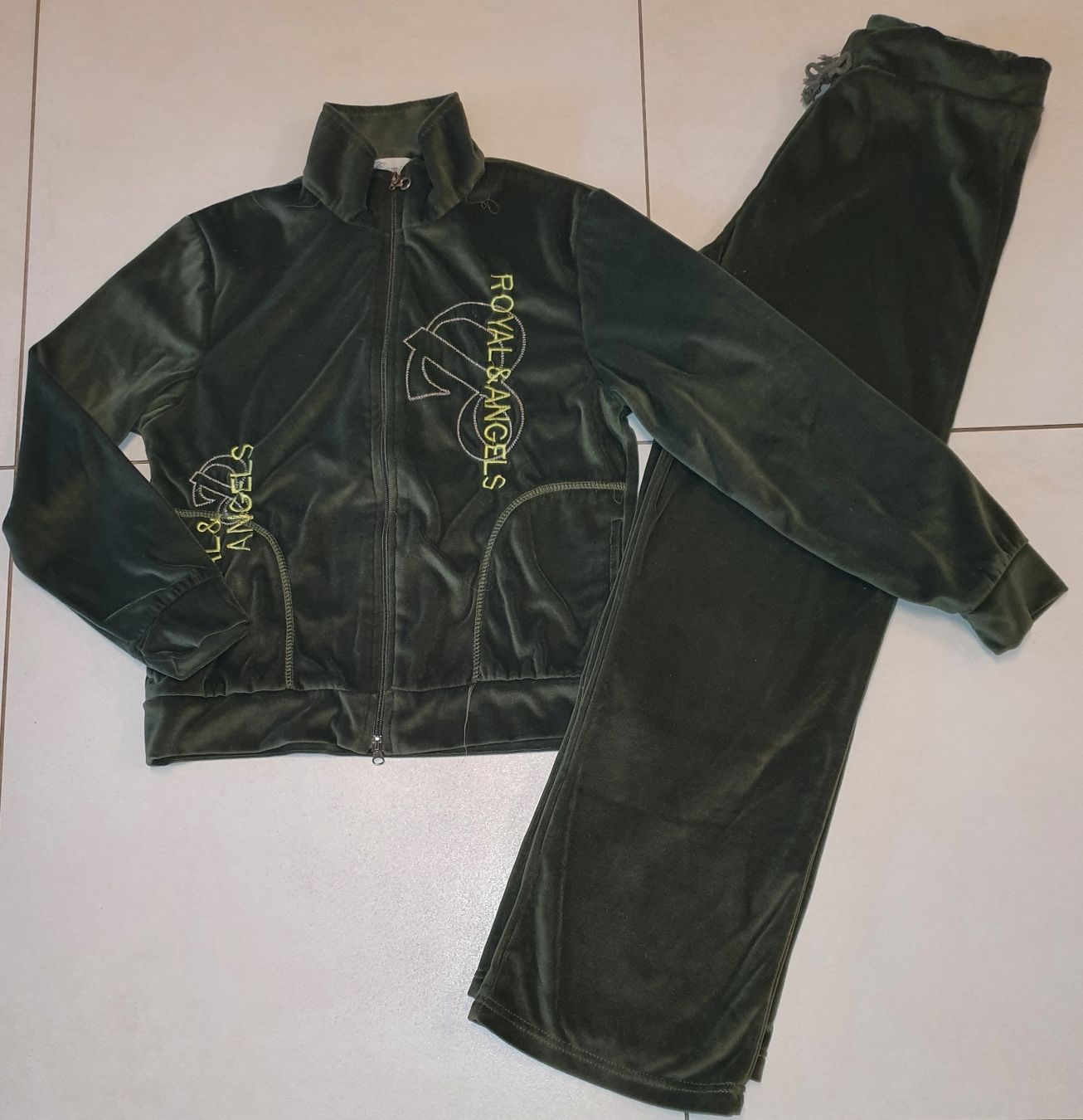 Sonstige Unterwäsche: Ensemble d intérieur taille 34 – Neu (gemäss Beschreibung) aus Vouvry von Arwenne
