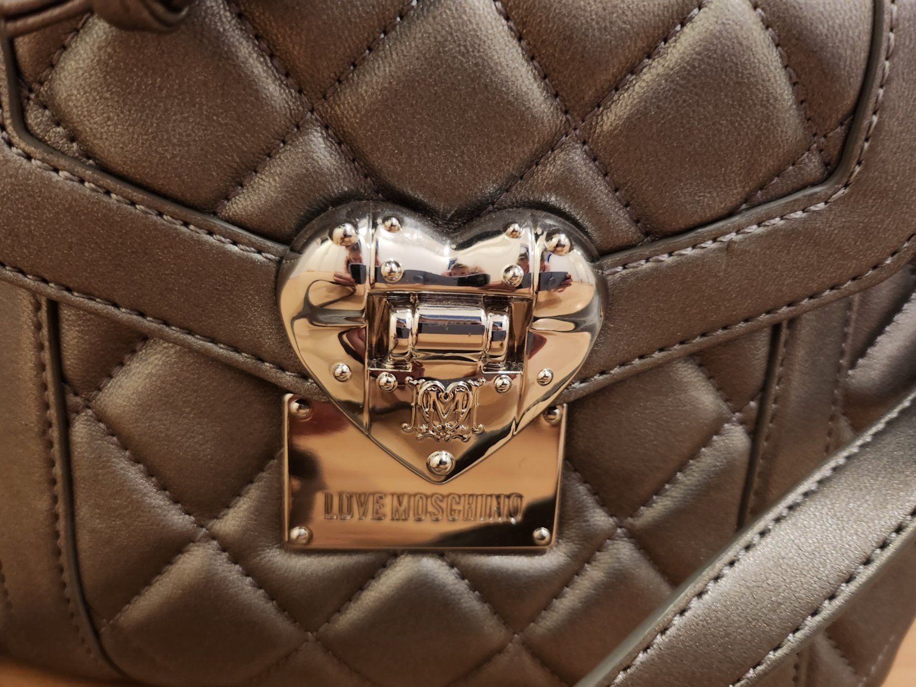 Moschino Taschen für Damen: Moschino Umhängetasche – Gebraucht aus Kefikon TG von Livline 3