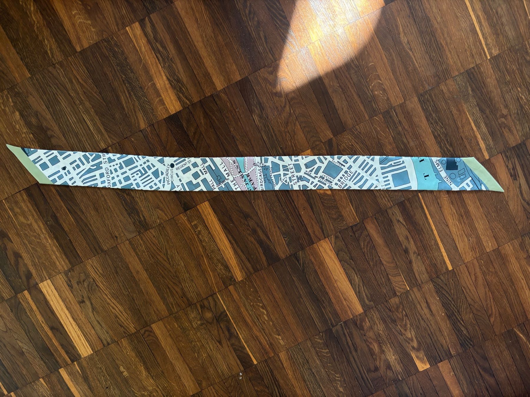 Burberry Foulards, Tücher & Schals: BURBERRY PROSUM  Seiden Twilli 89x6cm – Gebraucht aus Herrliberg von mayfi 3
