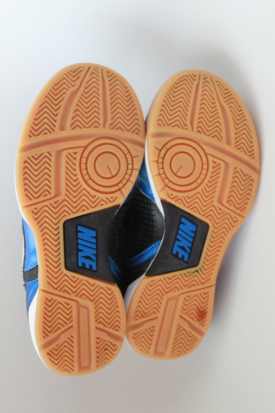 Nike Chaussures garçon: Baskets Nike t. 30 – D'occasion à Peseux par Gilloss 4