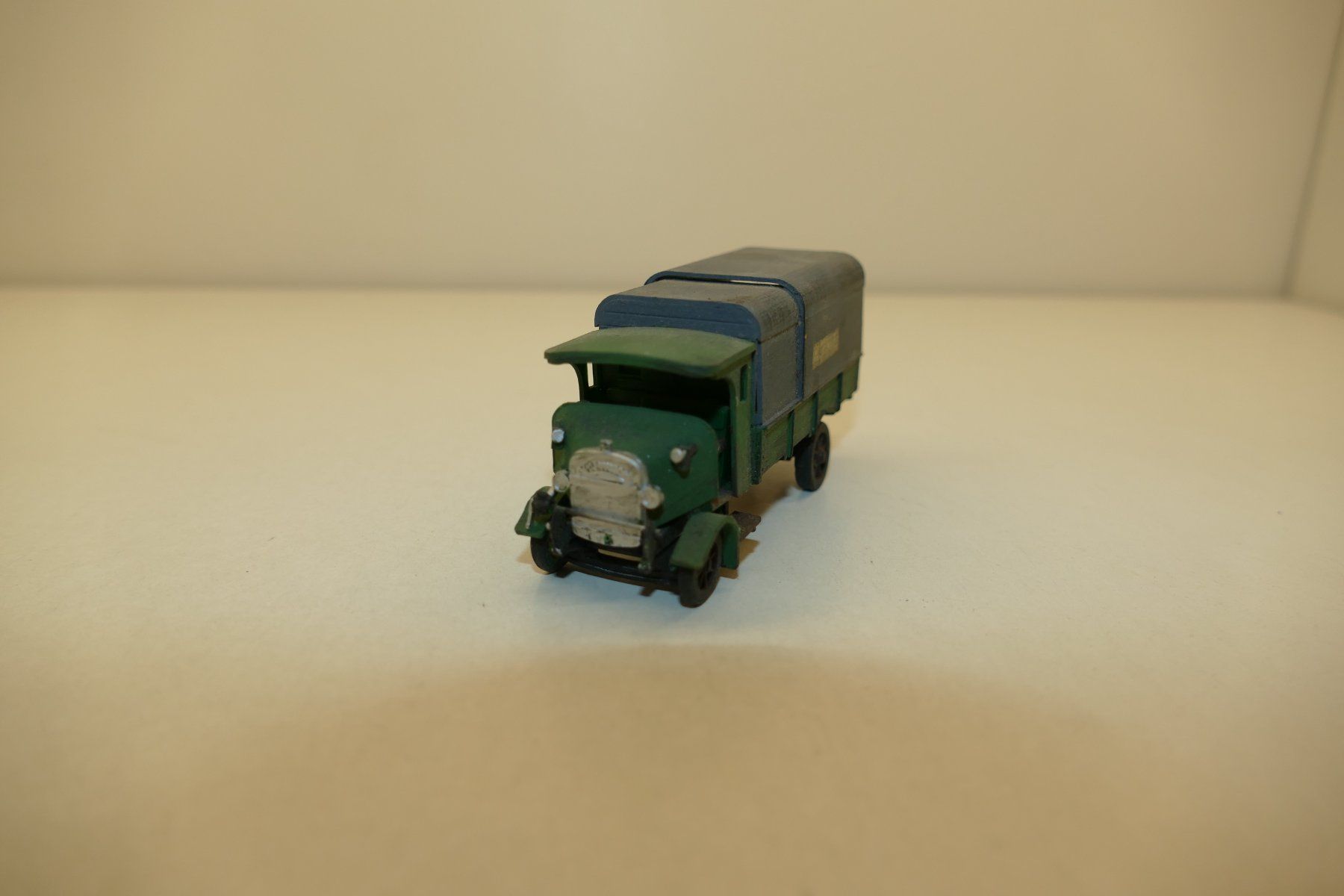Modelleisenbahnen: Spur H0: Oldtimer Lkw R. Hall beladen – Gebraucht aus Niederhasli von rail-duerst 1
