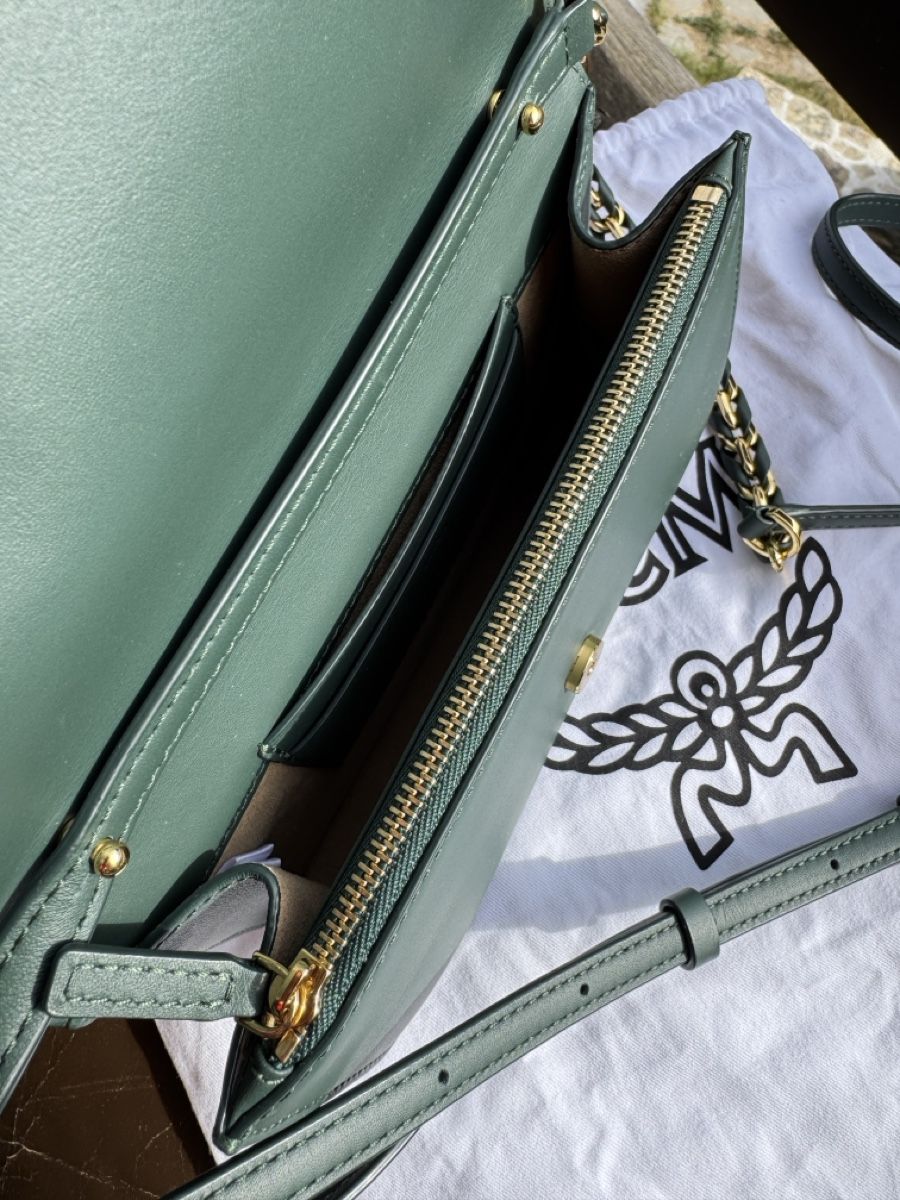 Mcm Borse: MCM Shoulder Bag Green Gold Hardware – Nuovo (secondo la descrizione) da Sion venduto da sof_97f5 3