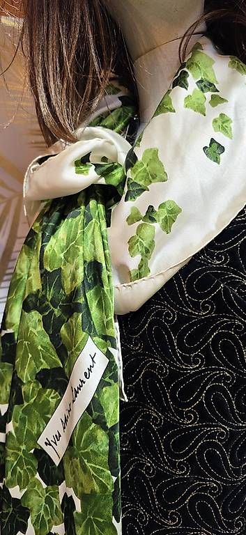 Tutte le decorazioni: Yves saint laurent  – Usato da Saubraz venduto da Caly0 2