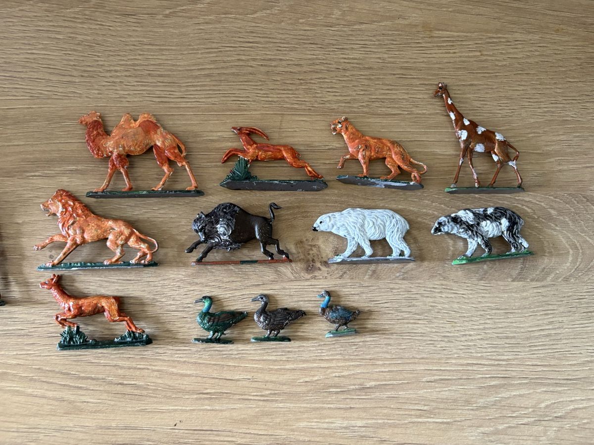 Giocattoli: Zinnfiguren, Jagd-und Tiere Antik – Usato da Zürich venduto da Volvo_Trabant 1