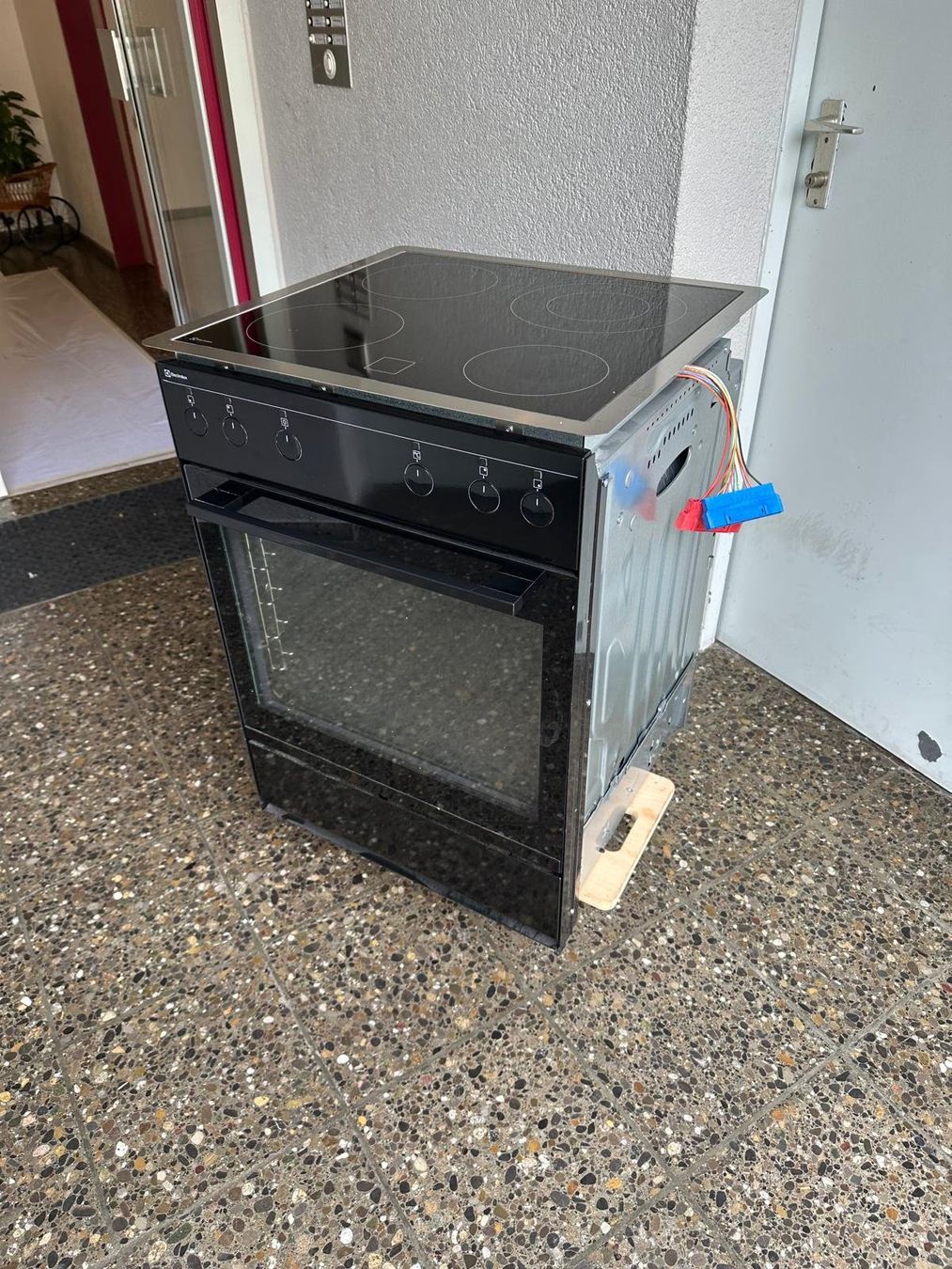 Electrolux Forni: Backofen Electrolux - mit Glaskeramik – Usato da Spreitenbach venduto da Space_X 2