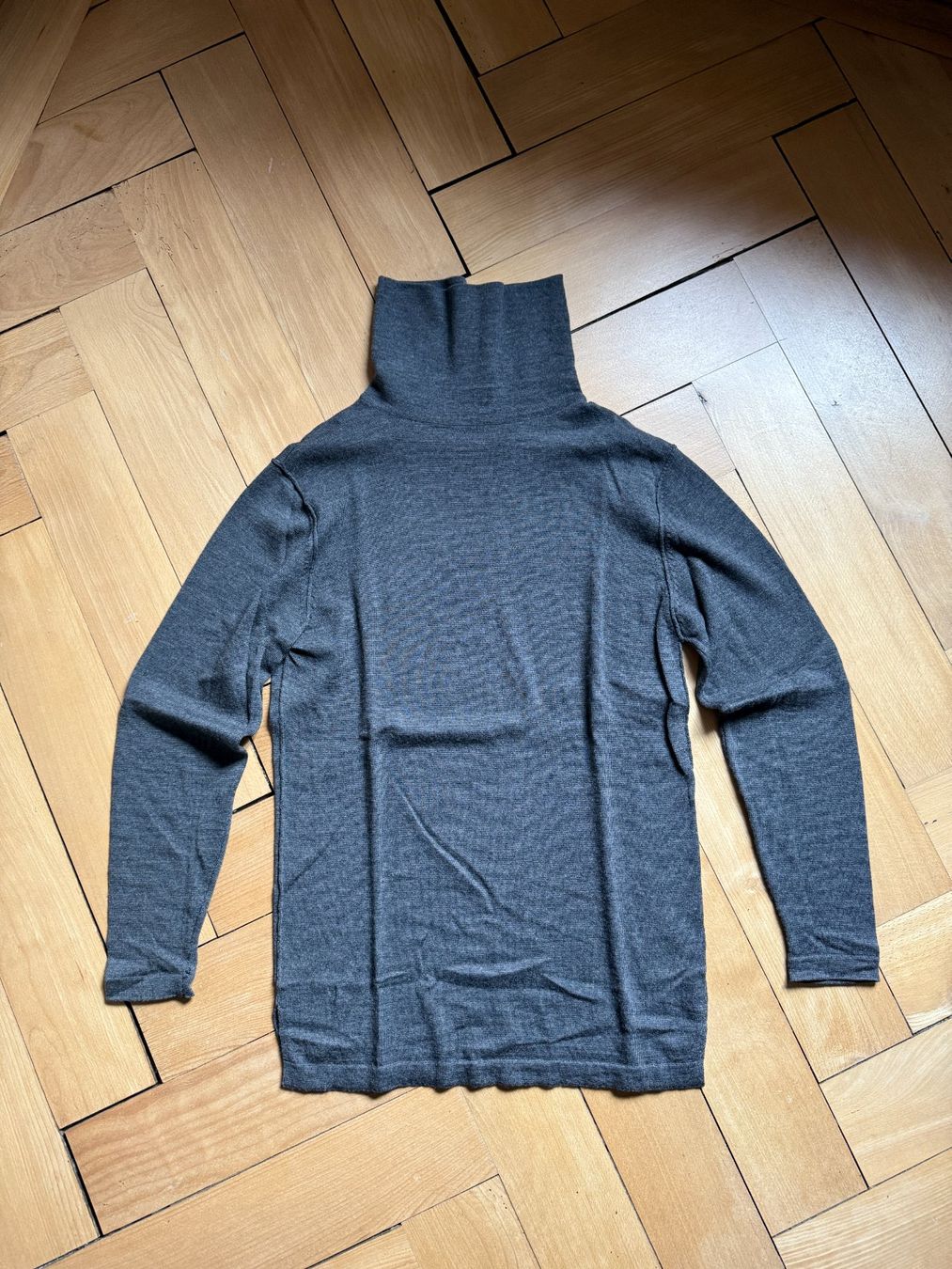 Holzweiler Pulls & Sweat-shirts: HOLZWEILER - Rollkragen Merinowolle Strickpullover grau S – D'occasion à Zürich par Diazaio