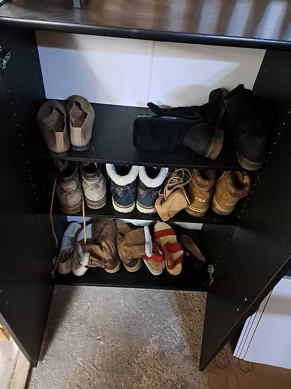 Armadi: Schuhschrank – Usato da Eschenbach LU venduto da Blackjack6 1