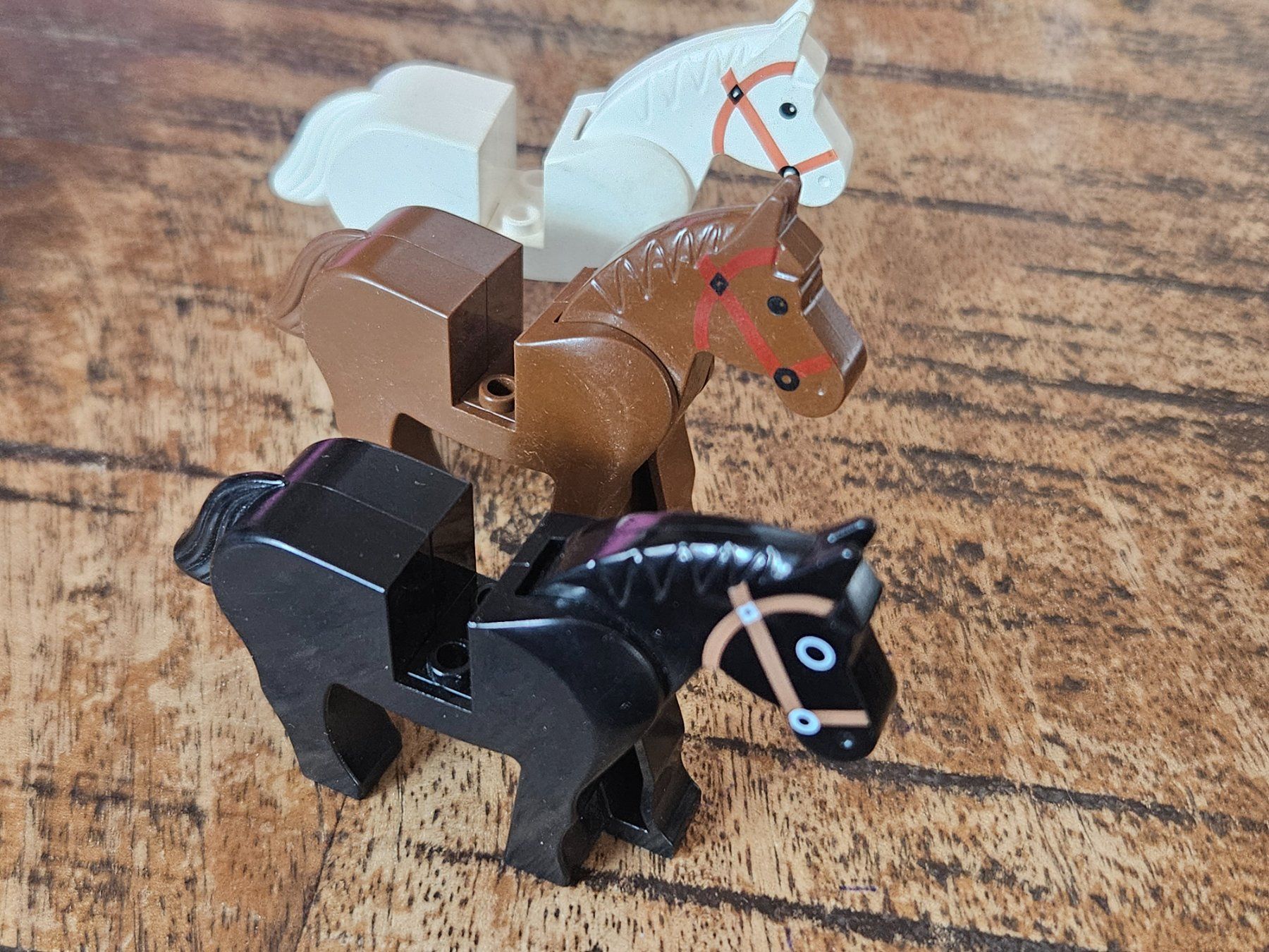 Lego Kit di costruzioni: lego lot de 3 chevaux – Usato da Confignon venduto da Ecrofigs 1