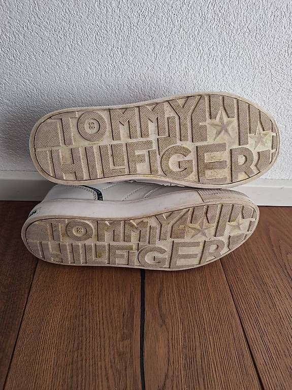 Damenschuhe: Tommy Hilfiger Sneaker, Gr. 38 – Gebraucht aus Neftenbach von Sugar50 2