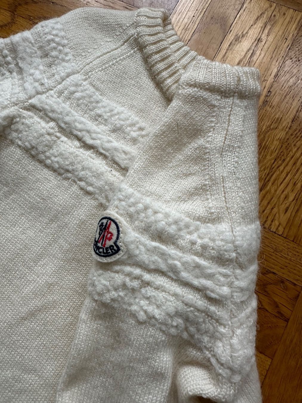 Moncler Maglioni & Felpe: Moncler Girl Pullover size 98 – Usato da Zürich venduto da Bybyana 2