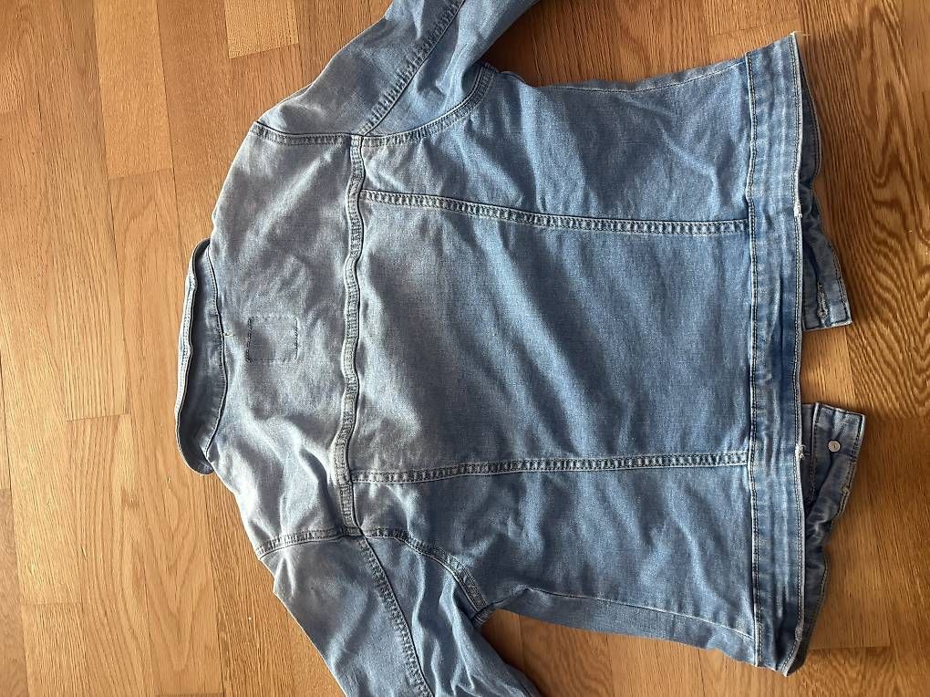 Vestes: Jeans Jacke hellblau  – D'occasion à Rotkreuz par MASI17 1