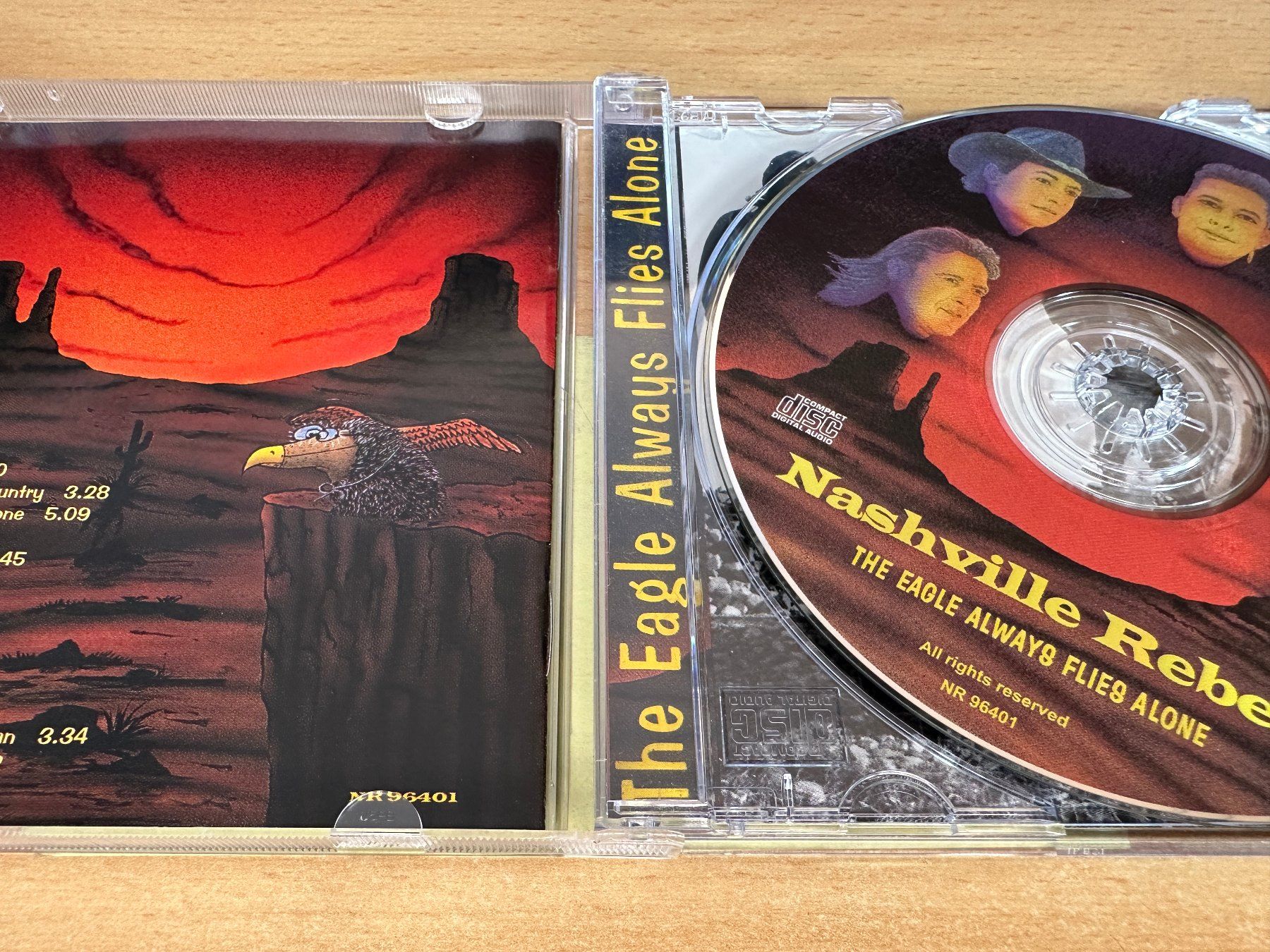 CD: Nashville Rebels – The Eagle Always Flies Alone – Usato da Rikon im Tösstal venduto da Alpenmutz 2