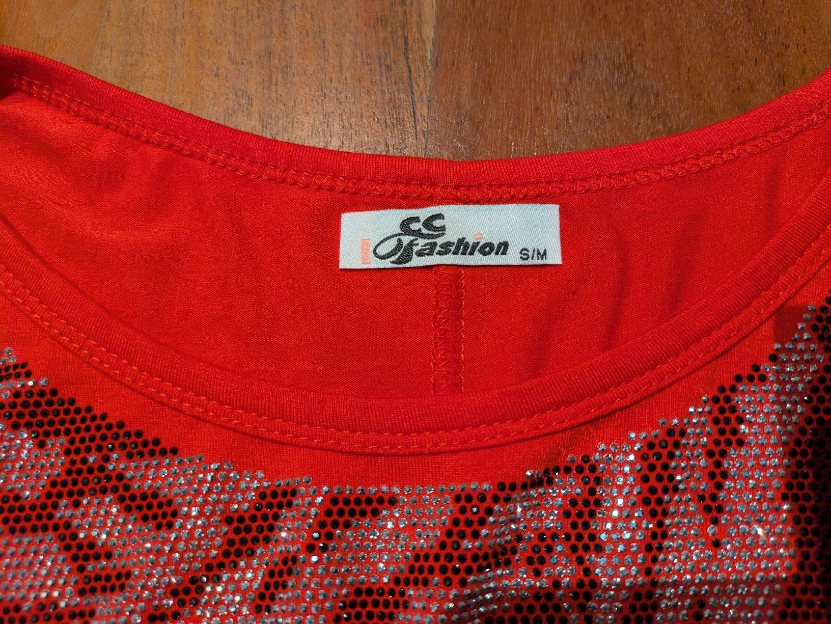 T-Shirts: Rotes Glitzer-Shirt, Grösse S/M, neu – Neu (gemäss Beschreibung) aus Sursee von Aniri 5
