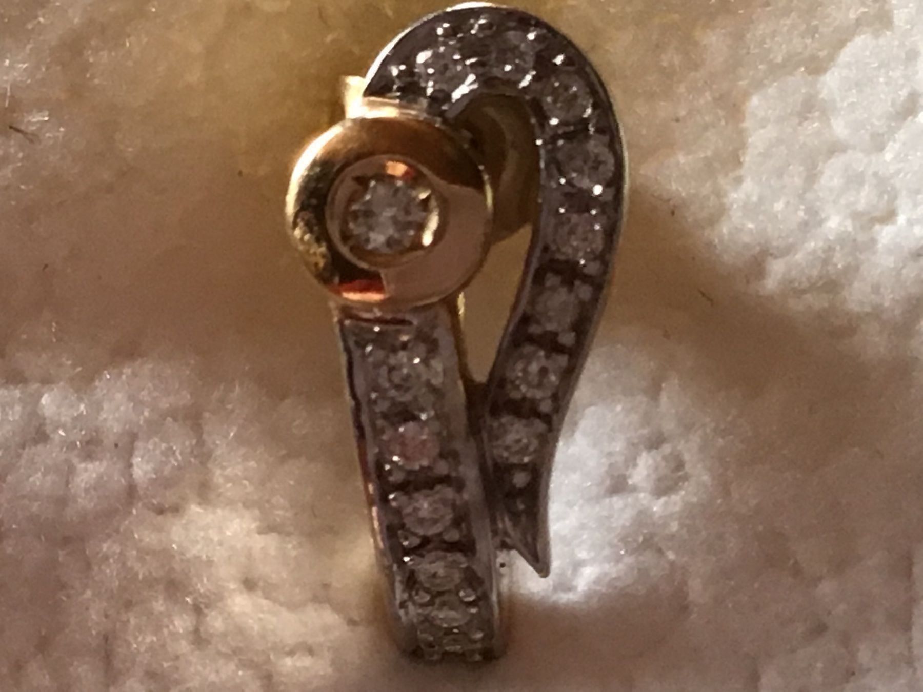Ohrringe & -stecker: Massive Gold Diamant Ohrstecker – Gebraucht aus St. Gallen von Goldlilly 1