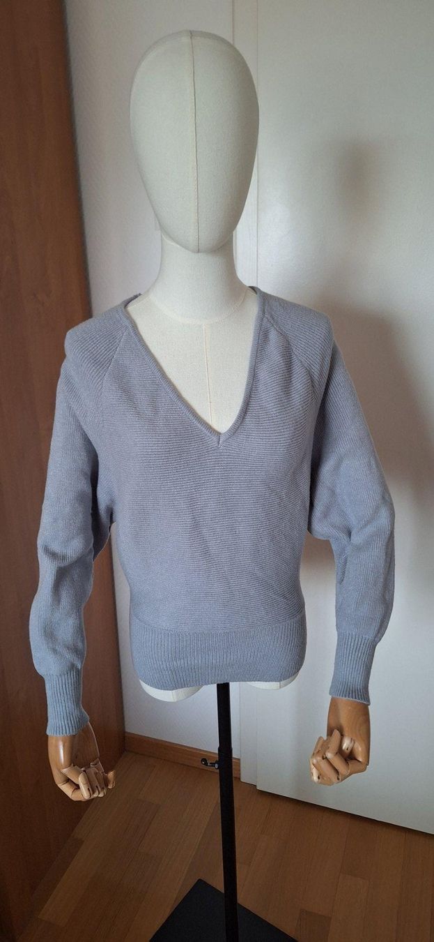 Pullover & Sweatshirts: joli pull bleu, dos dentelle – Neu und originalverpackt aus Lussery-Villars von pousinete02 1