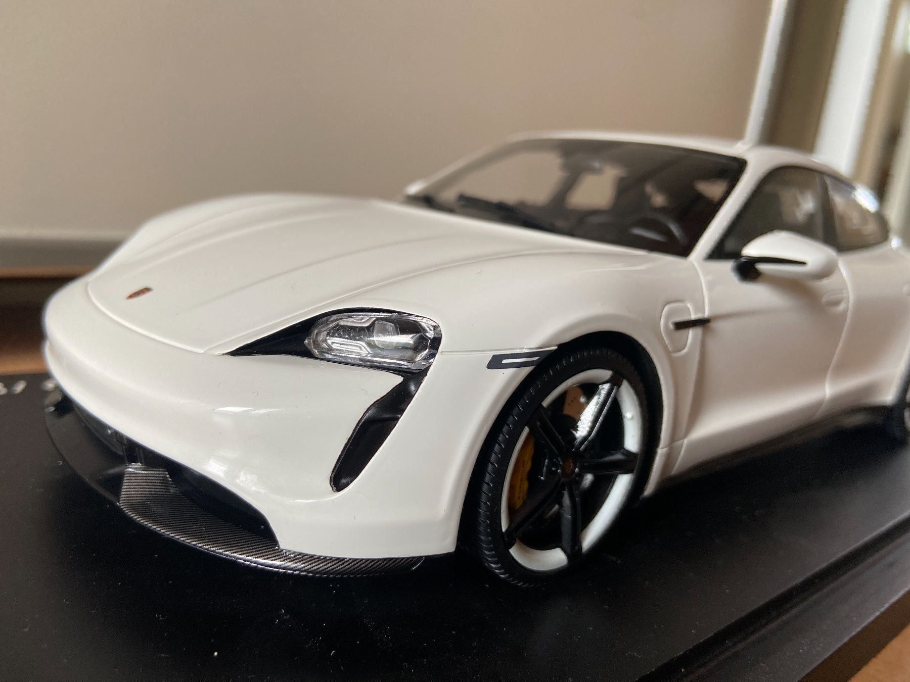 Porsche Modellini d'auto: Porsche Taycan turbo S – Nuovo e nell'imballaggio originale da Schänis venduto da retail_rover 5