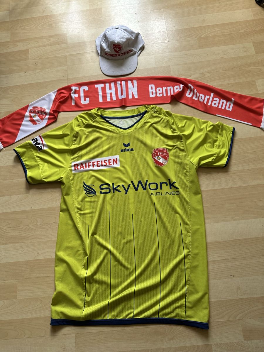 Maillots de corps & Pantalons: FC Thun Trikot, Schal und Kappe – D'occasion à Schattenhalb par Aggizu