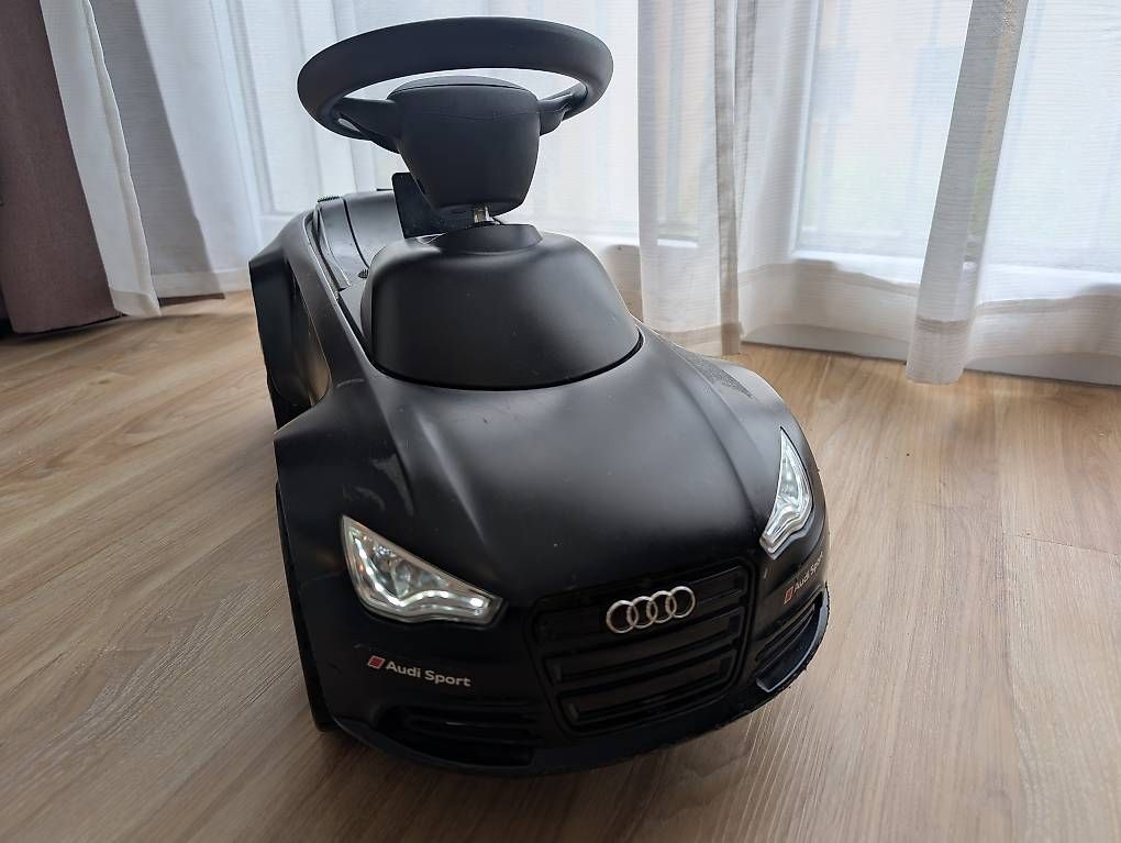 Veicoli per bambini: Rutschauto Audi mit LED Lichtern vorne – Usato da Urdorf venduto da Cat_Com 1