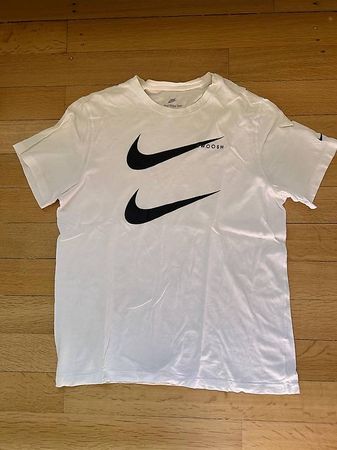 T-Shirt Nike weiss