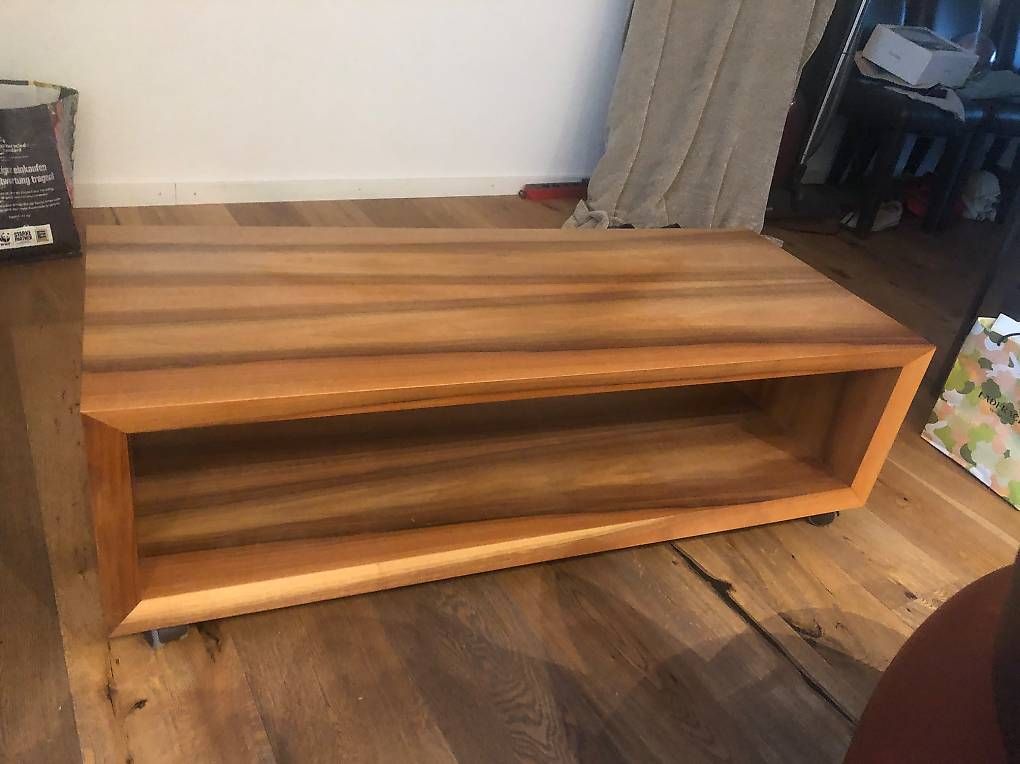 Mobili TV: Schreiner TV Möbel in Nussbaum with Wheels – Usato da Weiach venduto da A.Hatem 1