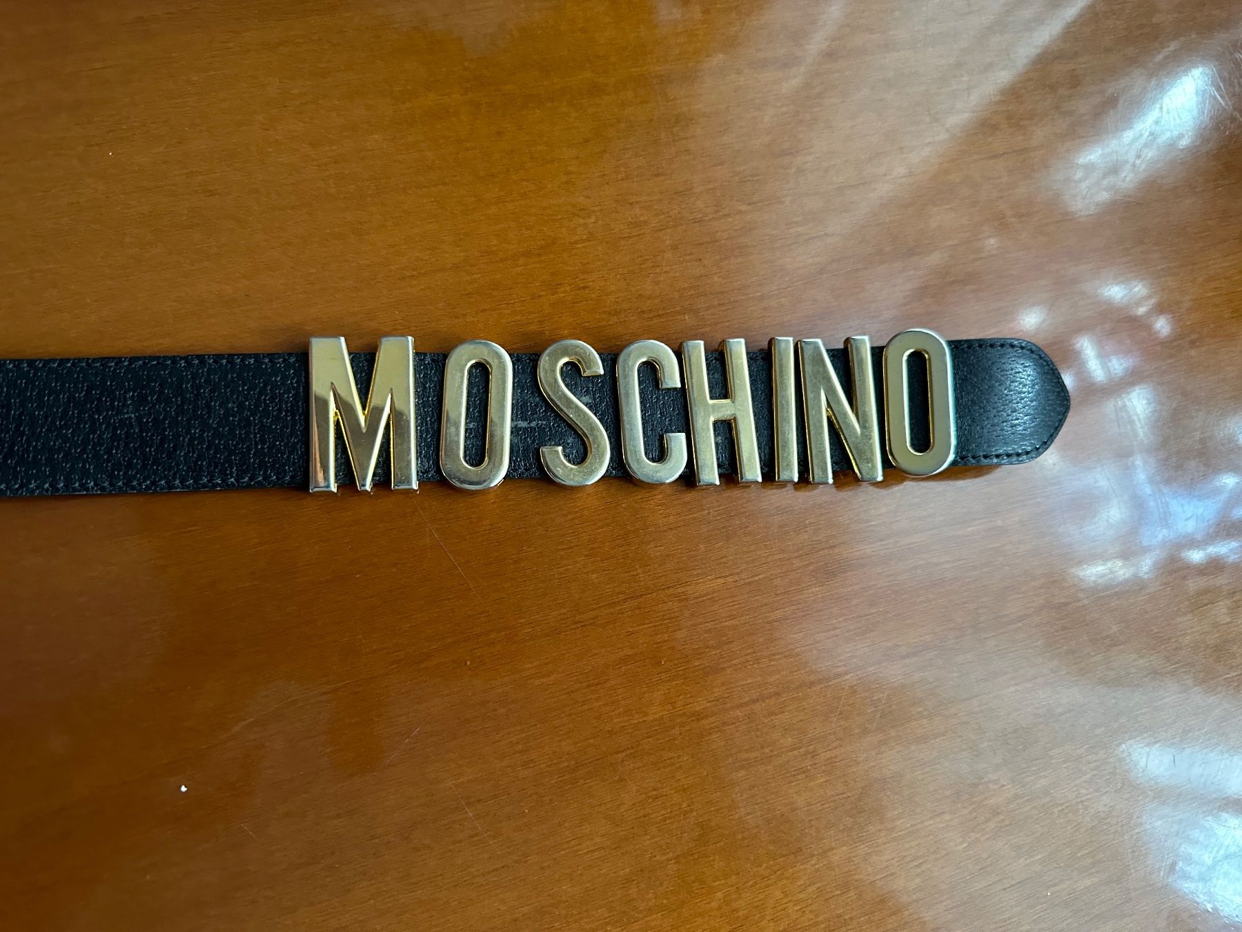 Moschino Gürtel: Moschino Gürtel L88-B3.5 – Gebraucht aus Basel von Ivana_4