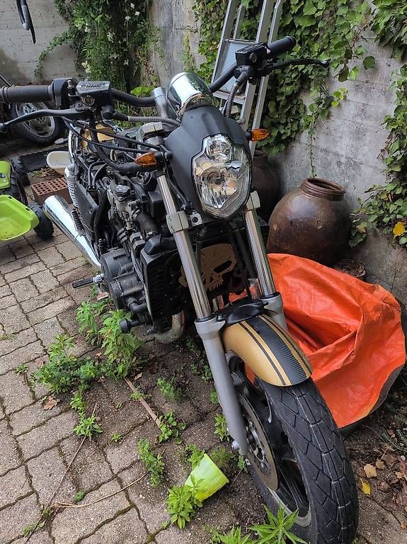 Strasse: Yamaha VMax pour Bricoleur ou pour pièces – Gebraucht aus Apples von Ian1317 1