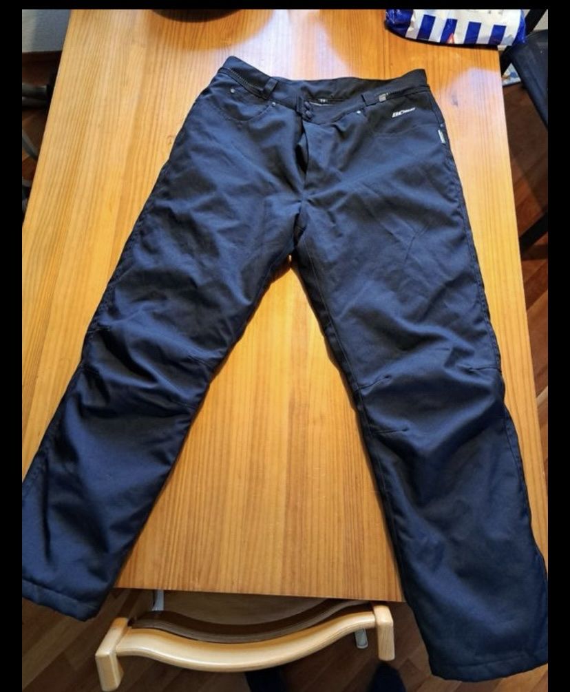 Pantaloni: Motorradhose Büse Damen oder Herren Grösse 29 – Usato da Dietlikon venduto da nelden