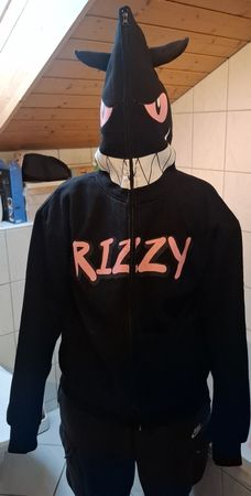 Rizzy Monster Hoodie - Ein echter Hingucker, Grösse L