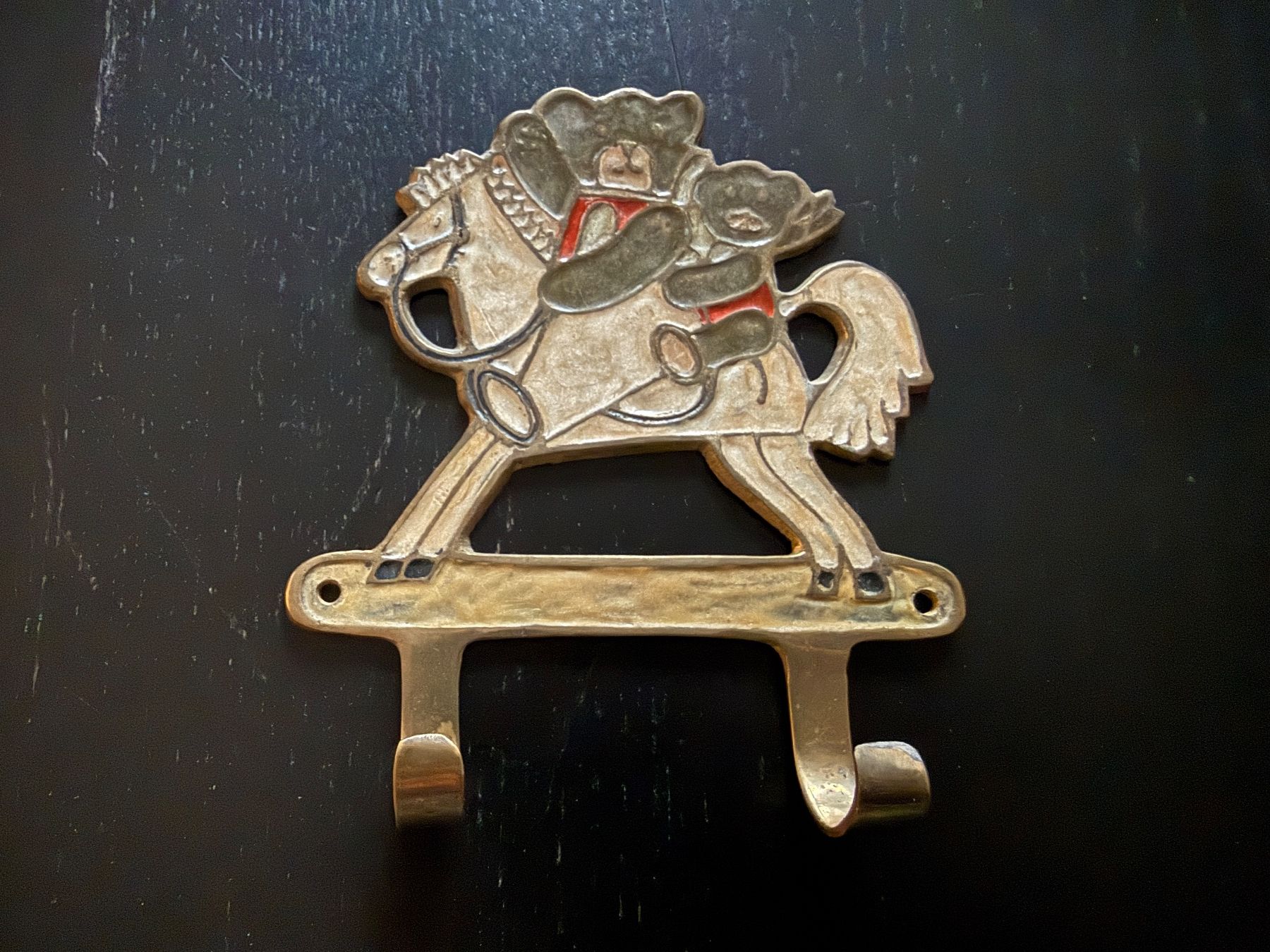 Guardaroba: Nostalgische Kinderzimmer Garderobe mit Bär und Pferd – Usato da Erstfeld venduto da Uhu1980