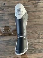 Schienbeinschoner Top King Boxing schwarz weiss