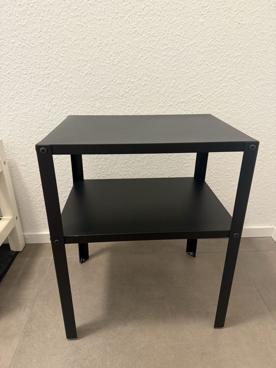 Comodini: Ikea black metal bench-bedside table perfect condition – Usato da Binningen venduto da eli_9psr