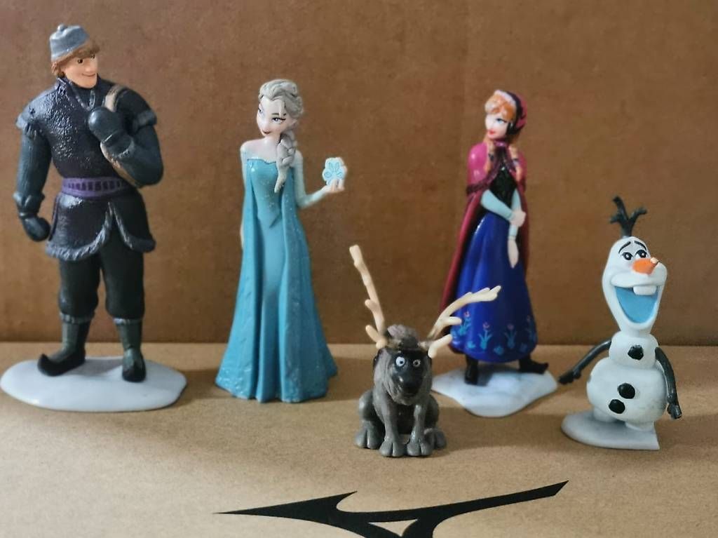 Disney Giocattoli: Elsa figurenset 5Tlg – Usato da Winterthur venduto da Cham_Tej