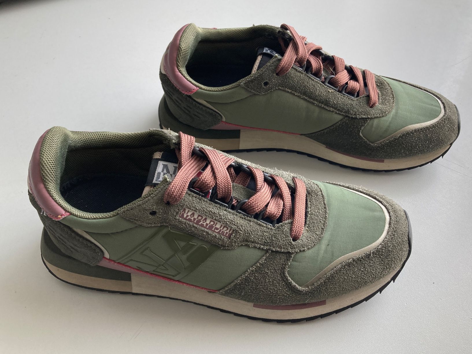 Napapijri Scarpe da donna: NAPAPIJRI Sneakers Gr. 37 – Usato da Küsnacht ZH venduto da PLZoll 2