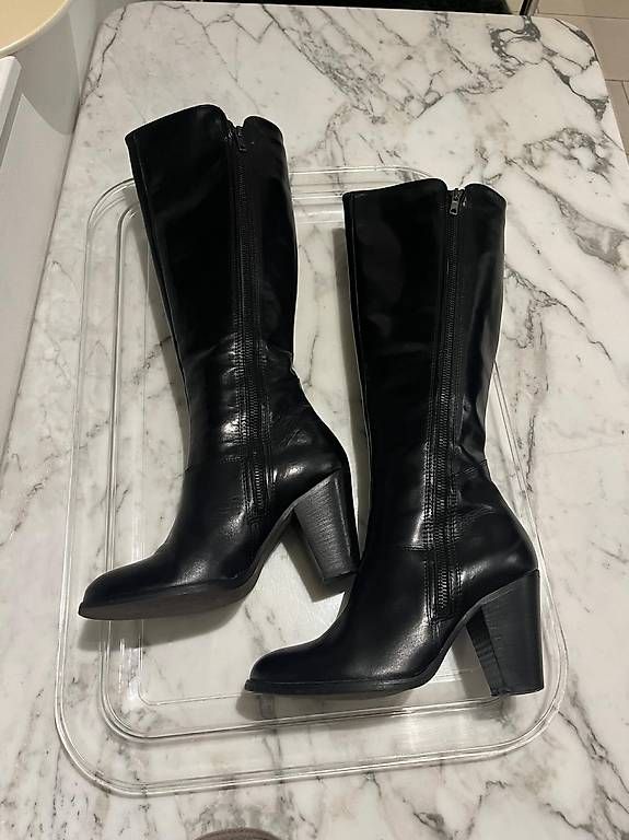 Chaussures femmes: À vendre Bottes  – D'occasion à Bussigny par sar_8kvt 3