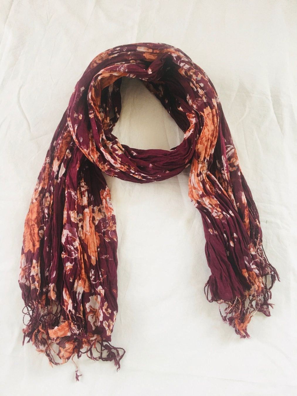 Foulard & Sciarpe: BORDEAUX  SCHAL MIT BLUMEN -  FABRIKNEU – Nuovo e nell'imballaggio originale da Honau venduto da sainj 1
