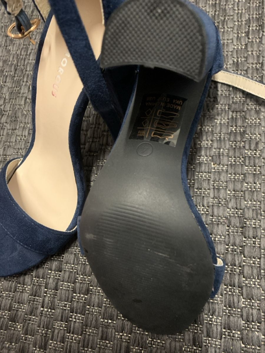 Scarpe da donna: Sandalen gr 37 blau – Usato da Bad Zurzach venduto da Cuore34 2