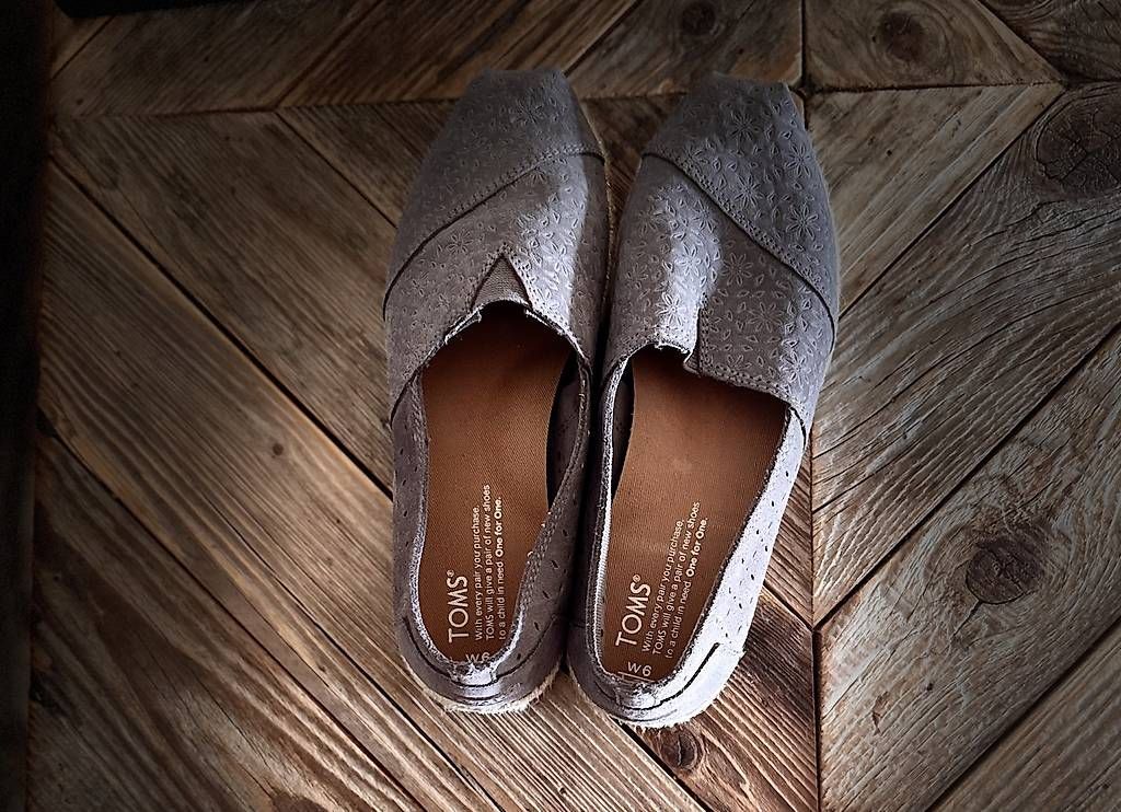 Scarpe da donna: Slippers TOMs suède – Usato da Lausanne venduto da ang_ks77 2